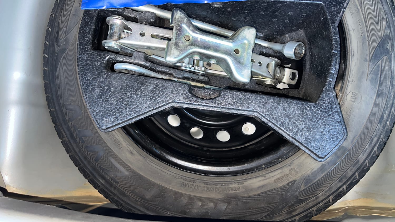 Used 2017 Maruti Suzuki Celerio ZXI (O) AMT Petrol Automatic tyres SPARE TYRE VIEW