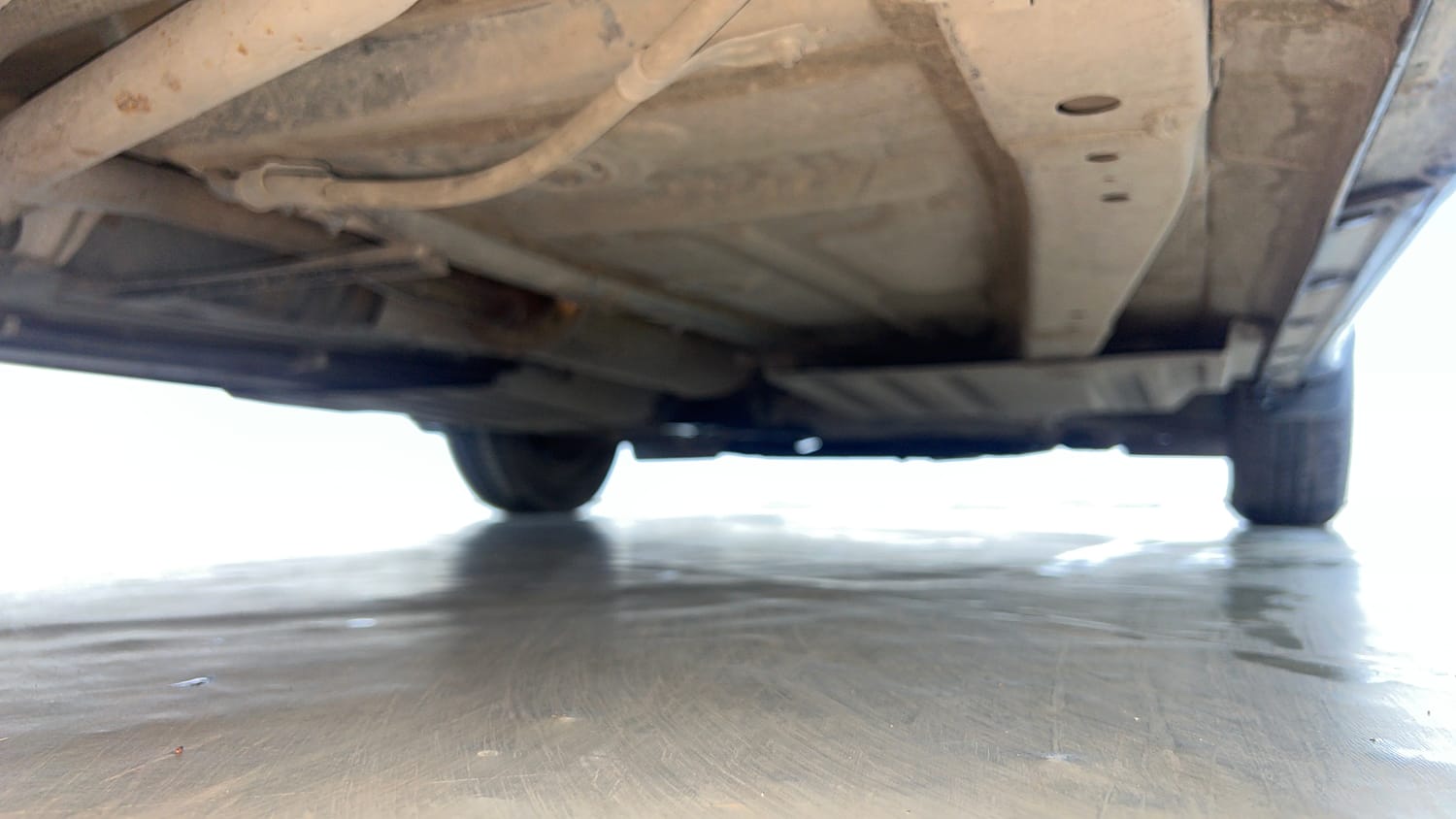 Used 2023 Maruti Suzuki Swift VXi AMT Petrol Automatic extra REAR RIGHT UNDERBODY VIEW