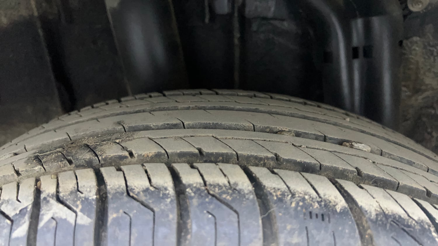 Used 2023 Renault Triber RXZ Petrol Manual tyres RIGHT REAR TYRE TREAD VIEW