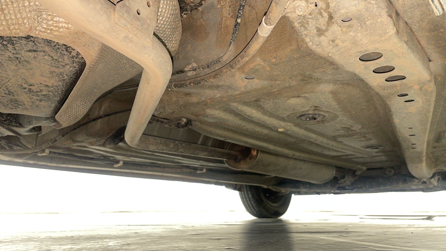 Used 2024 Maruti Suzuki Wagon R VXI 1.0 AGS Petrol Automatic extra REAR RIGHT UNDERBODY VIEW