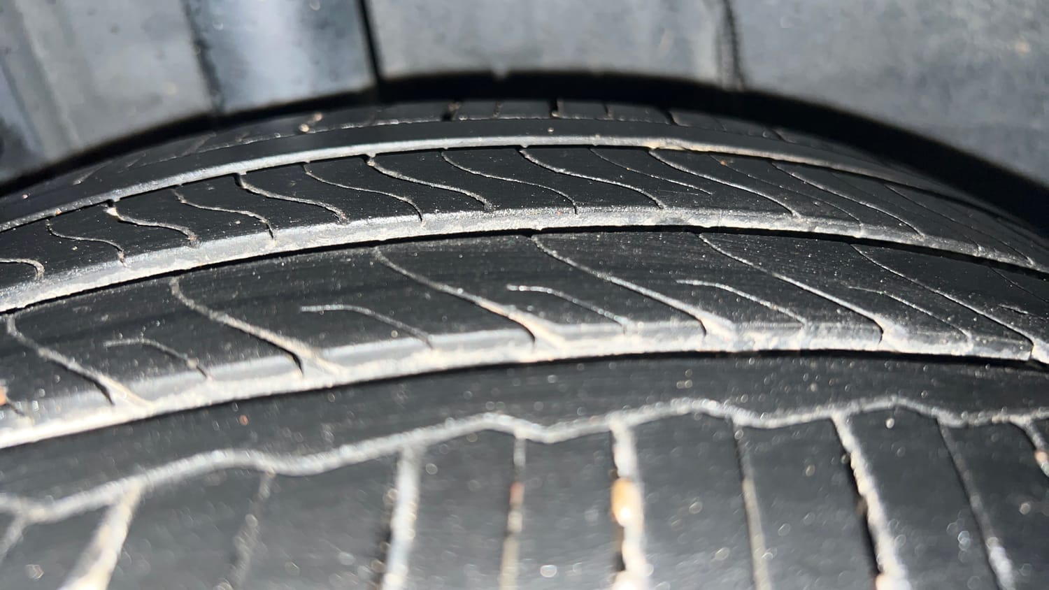 Used 2022 Tata Altroz XZ Plus Diesel Dark Edition Diesel Manual tyres RIGHT REAR TYRE TREAD VIEW