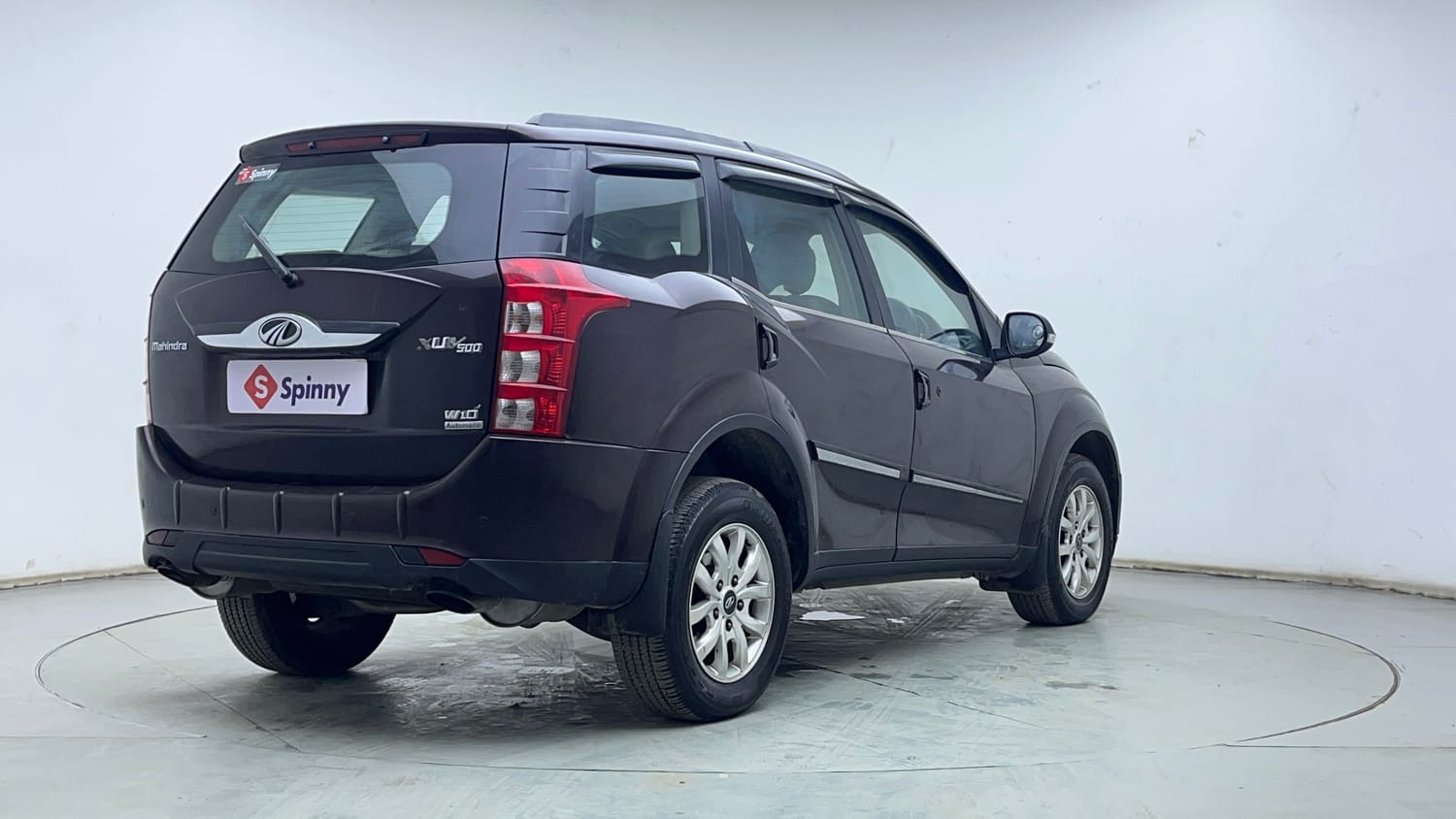 Used 2016 Mahindra XUV500 W10 AT Diesel Automatic exterior RIGHT REAR CORNER VIEW