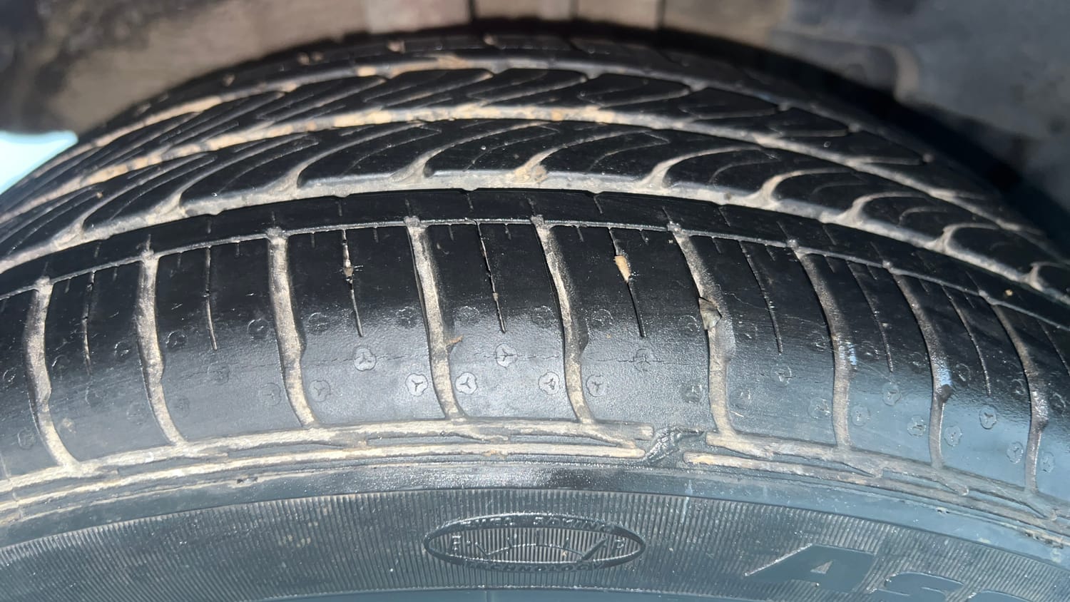 Used 2021 Tata Tigor XZA Plus Petrol Automatic tyres RIGHT REAR TYRE TREAD VIEW