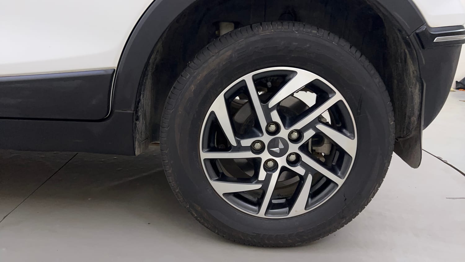 Used 2024 Mahindra XUV 300 W8 (O) 1.2 Petrol Petrol Manual tyres LEFT REAR TYRE RIM VIEW