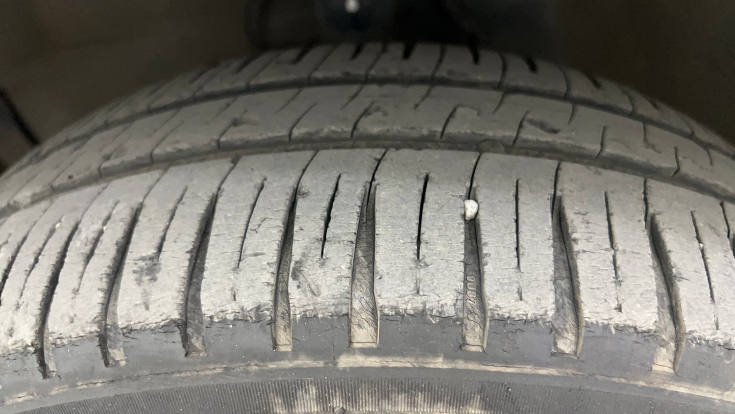 Used 2012 Maruti Suzuki Swift Dzire ZXi 1.2 BS-IV Petrol Manual tyres LEFT FRONT TYRE TREAD VIEW