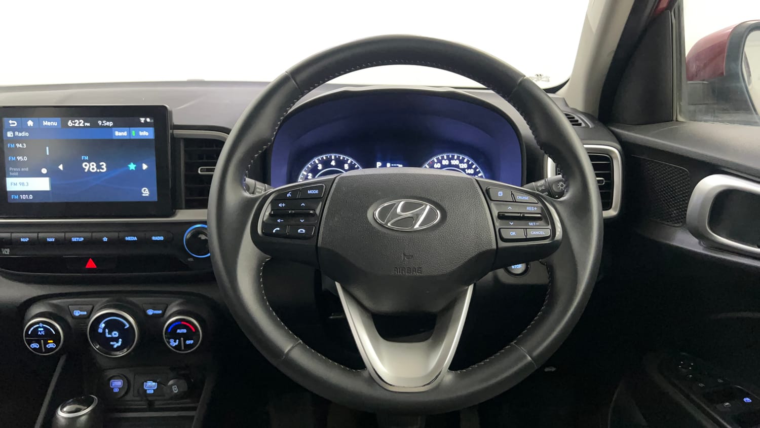 Used 2019 Hyundai Venue SX Plus 1.0 Turbo DCT Petrol Automatic interior STEERING VIEW