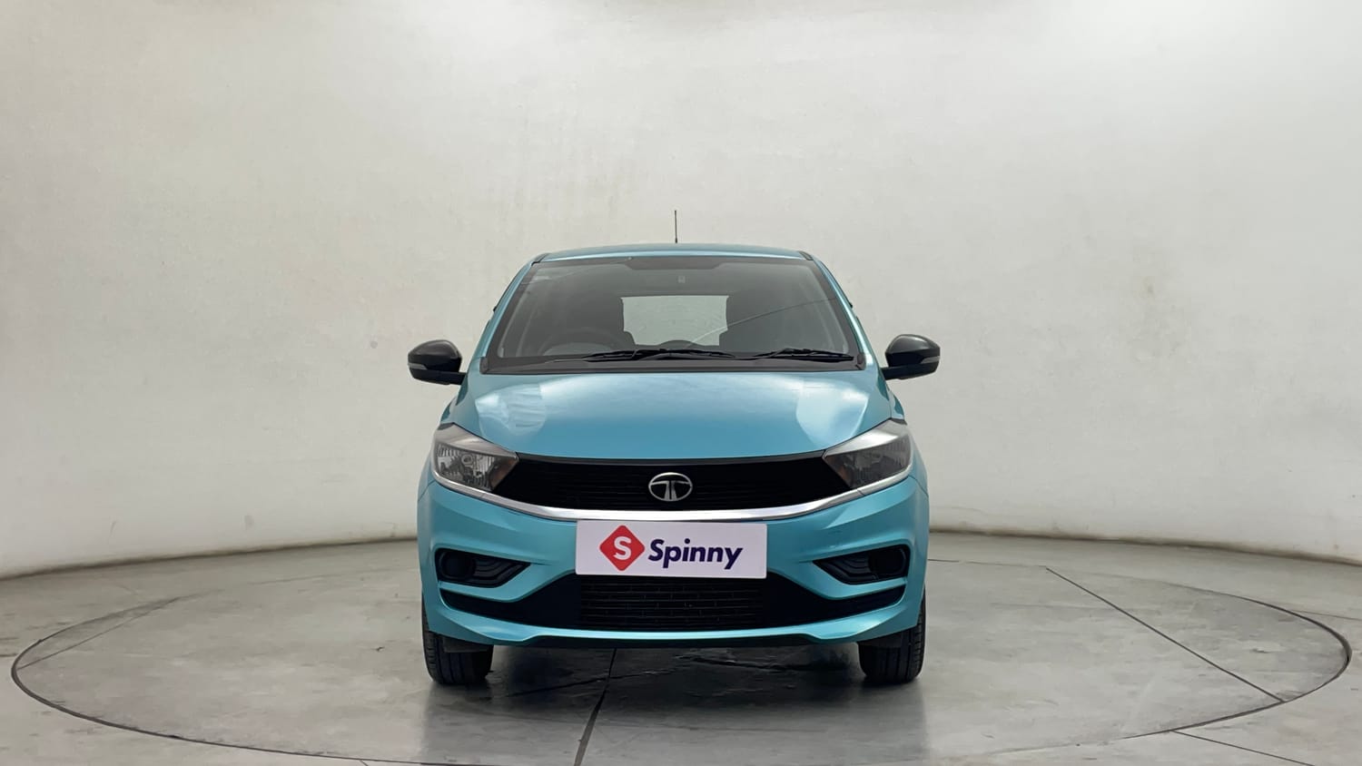 Used 2025 Tata Tiago XT Petrol Manual exterior FRONT VIEW