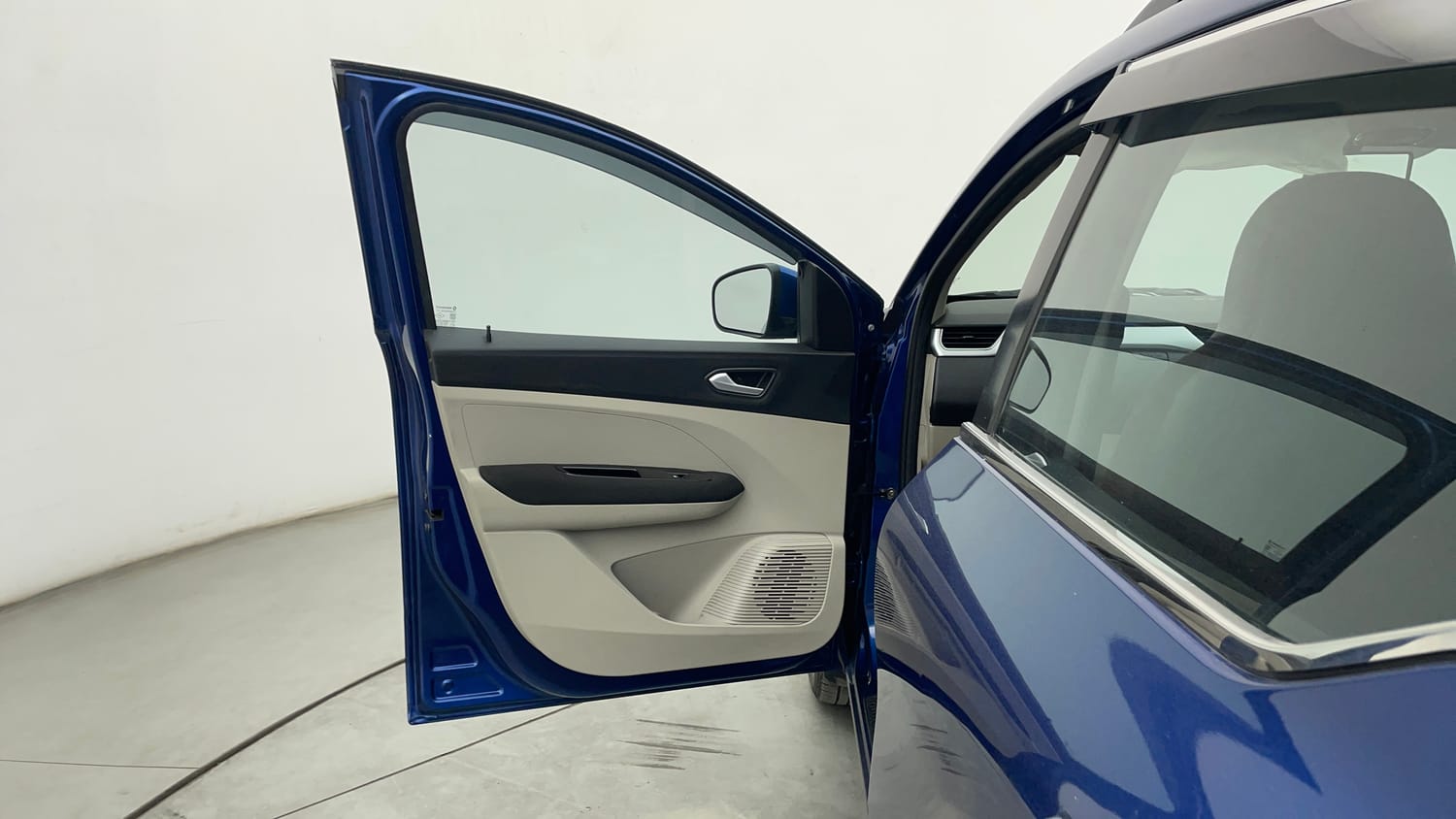 Used 2021 Renault Triber RXZ EASY-R AMT Petrol Automatic interior LEFT FRONT DOOR OPEN VIEW