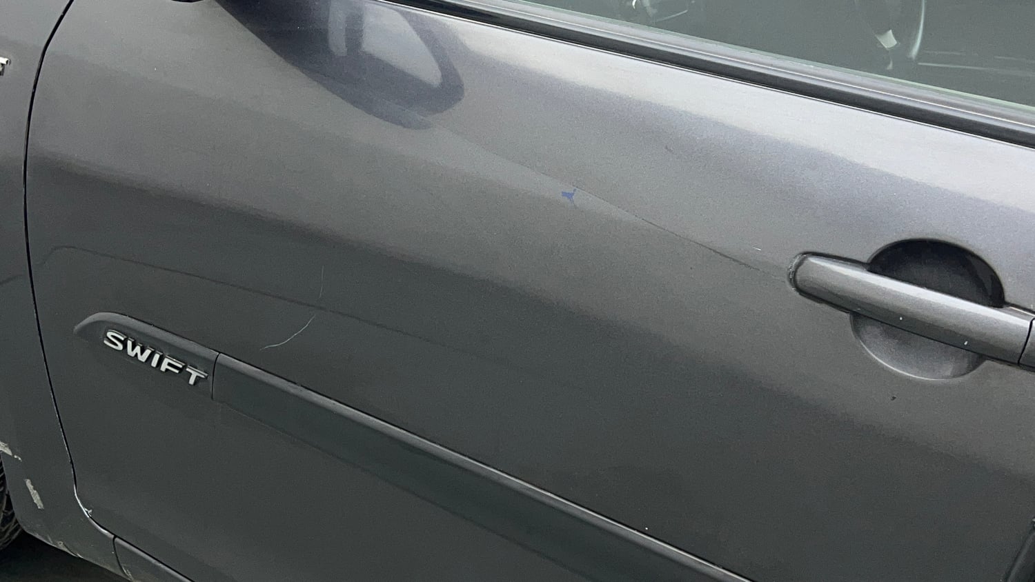 Used 2015 Maruti Suzuki Swift VXi Petrol Manual dents MINOR DENT