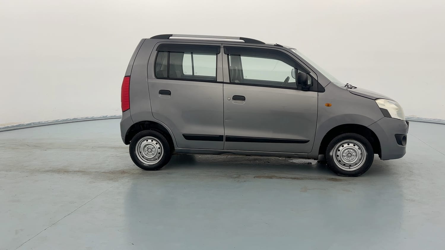 Used 2014 Maruti Suzuki Wagon R LXI Petrol Manual exterior RIGHT SIDE VIEW