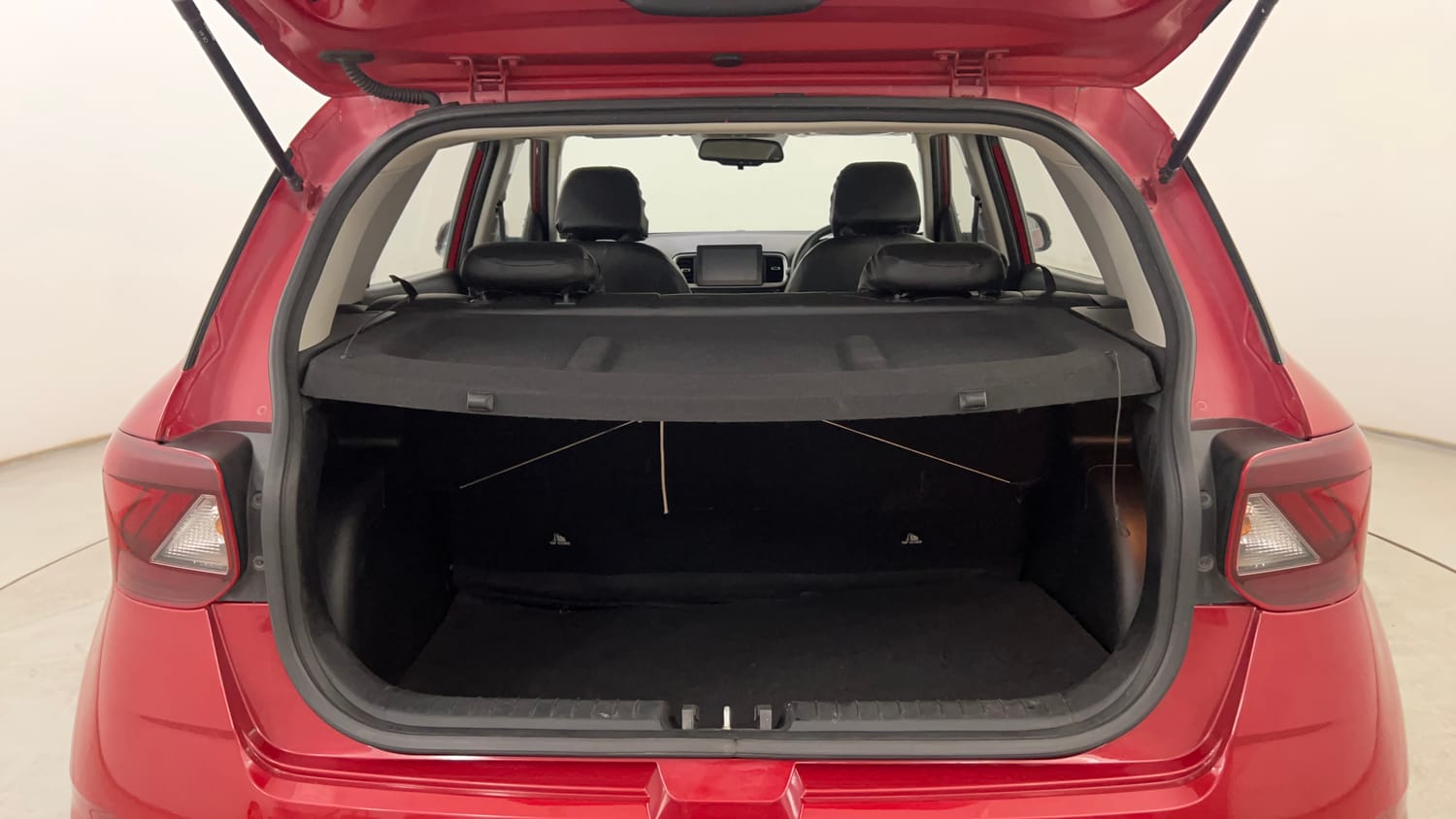 Used 2019 Hyundai Venue SX Plus 1.0 Turbo DCT Petrol Automatic interior DICKY INSIDE VIEW