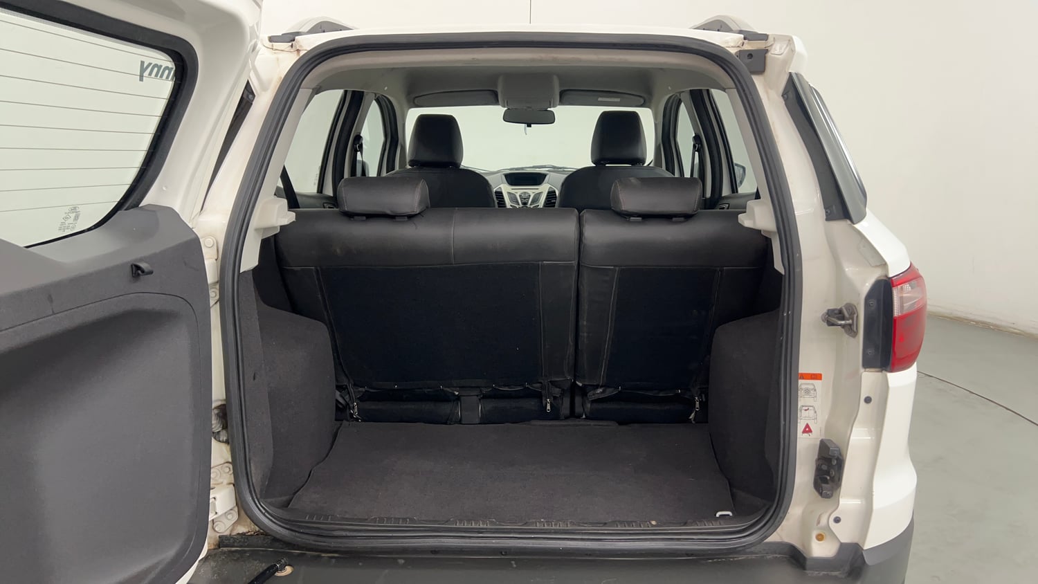 Used 2017 Ford EcoSport Titanium 1.5L Ti-VCT AT Petrol Automatic interior DICKY INSIDE VIEW