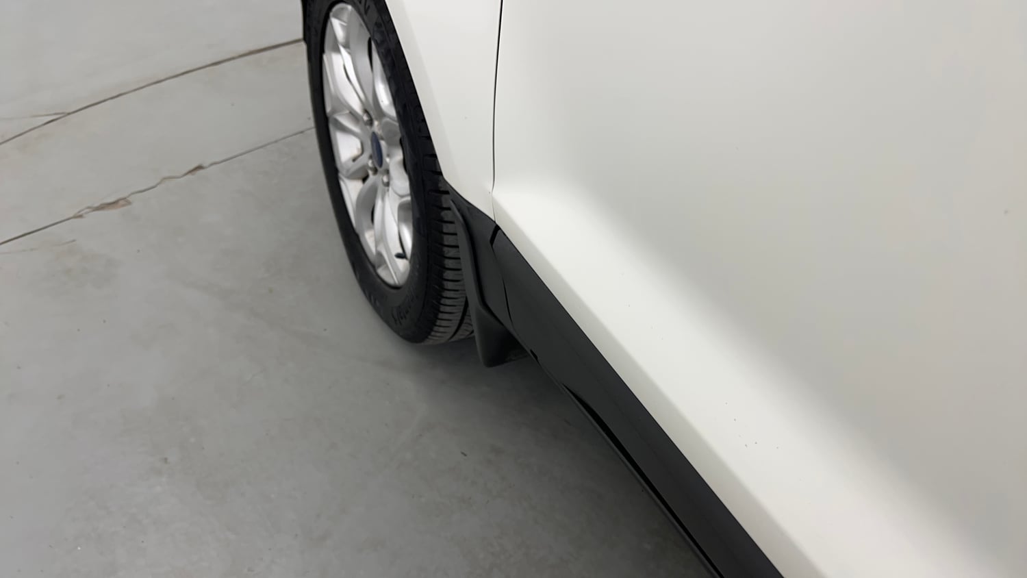 Used 2017 Ford EcoSport Titanium 1.5L Ti-VCT AT Petrol Automatic dents MINOR SCRATCH
