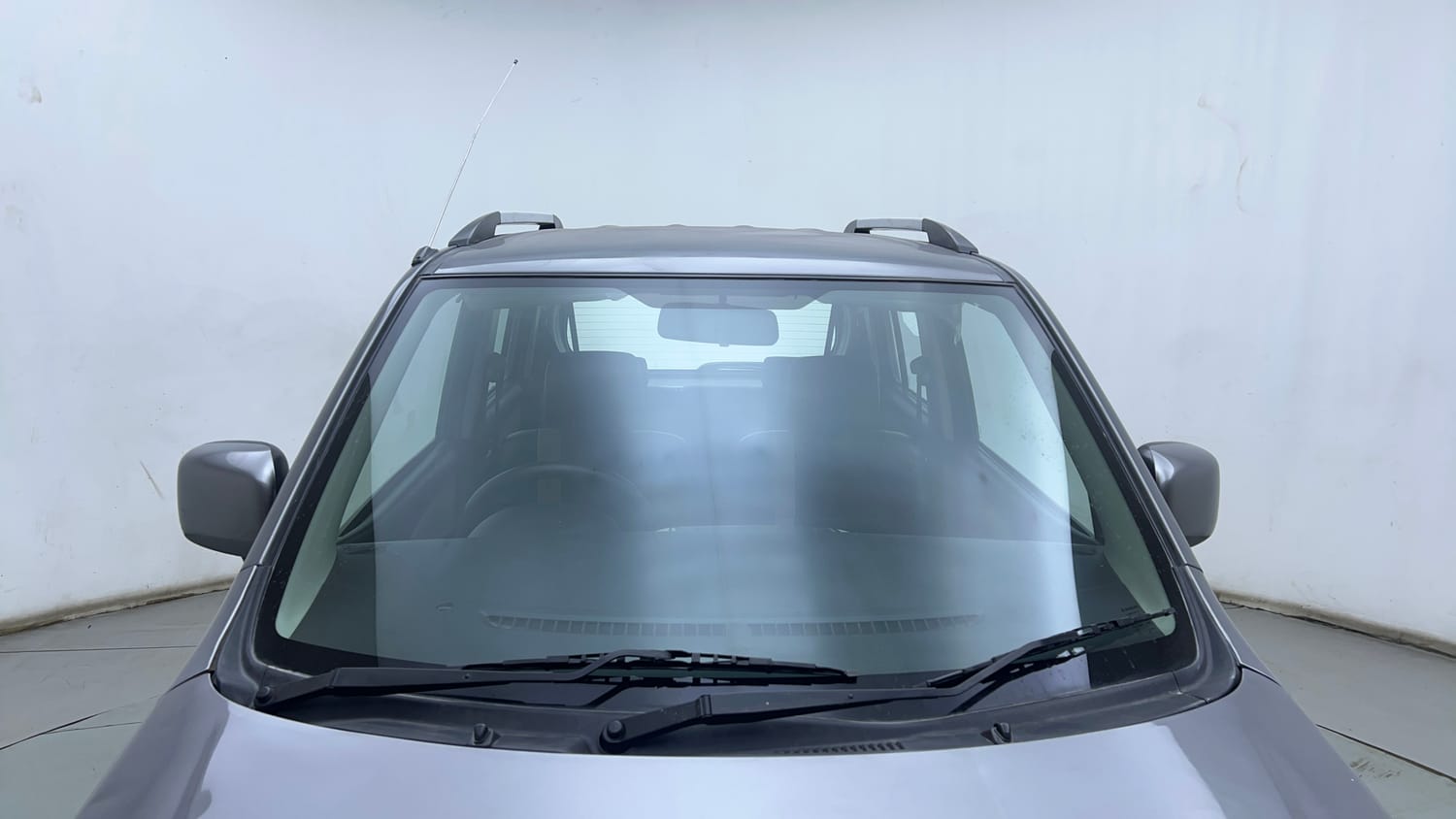 Used 2017 Maruti Suzuki Wagon R VXI Petrol Manual exterior FRONT WINDSHIELD VIEW
