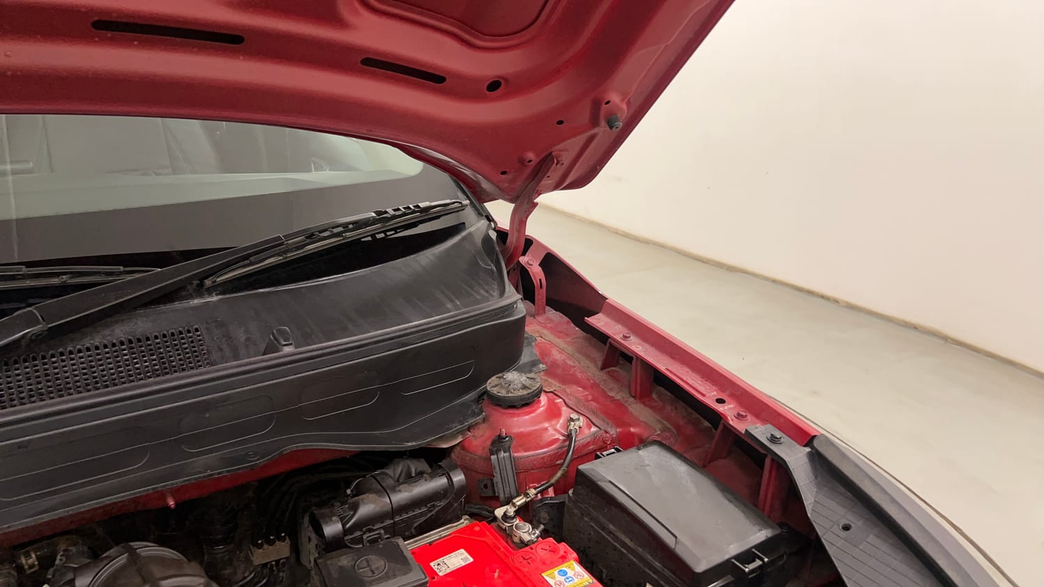 Used 2019 Hyundai Venue SX Plus 1.0 Turbo DCT Petrol Automatic engine ENGINE LEFT SIDE HINGE & APRON VIEW