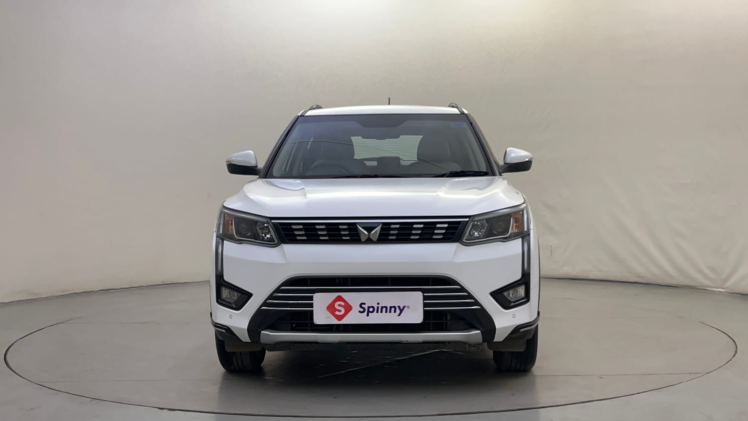 Used 2024 Mahindra XUV 300 W8 (O) 1.2 Petrol Petrol Manual exterior FRONT VIEW