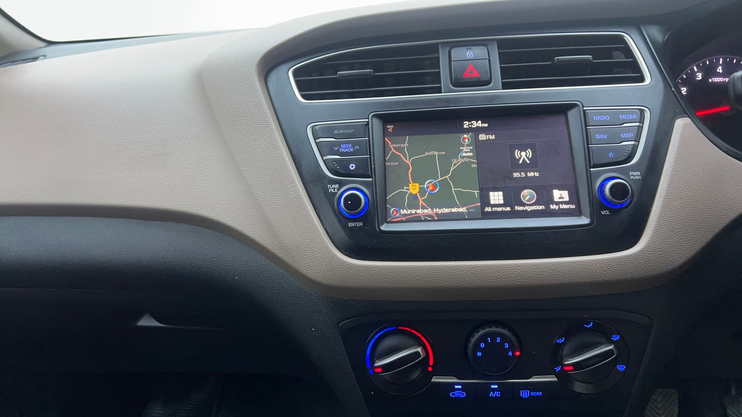 Used 2019 Hyundai Elite i20 Sportz Plus 1.2 Petrol Manual interior MUSIC SYSTEM & AC CONTROL VIEW