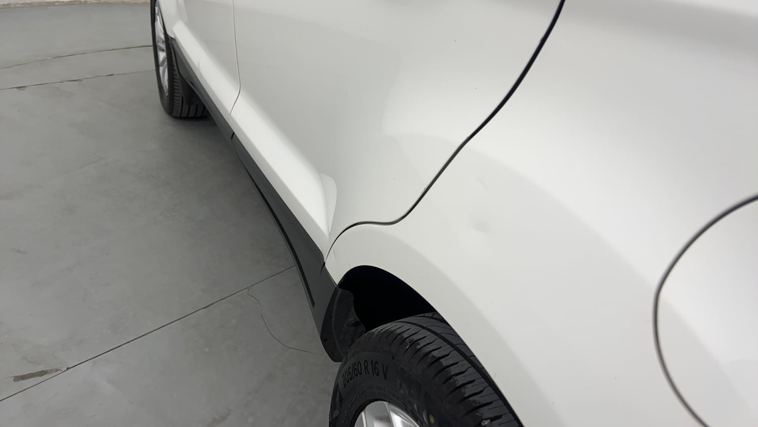 Used 2017 Ford EcoSport Titanium 1.5L Ti-VCT AT Petrol Automatic dents MINOR DENT