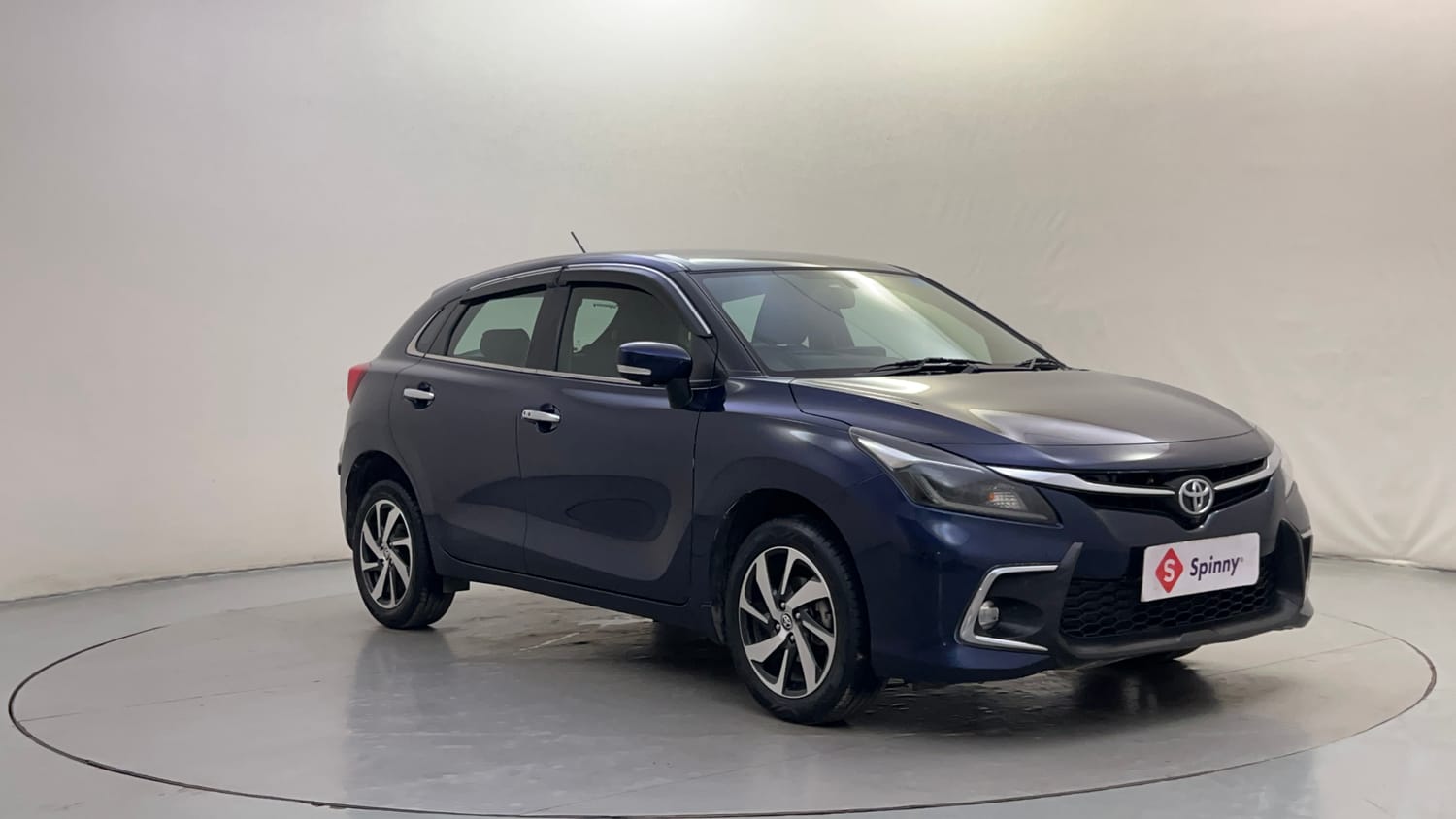Used 2023 Toyota Glanza V AMT Petrol Automatic exterior RIGHT FRONT CORNER VIEW
