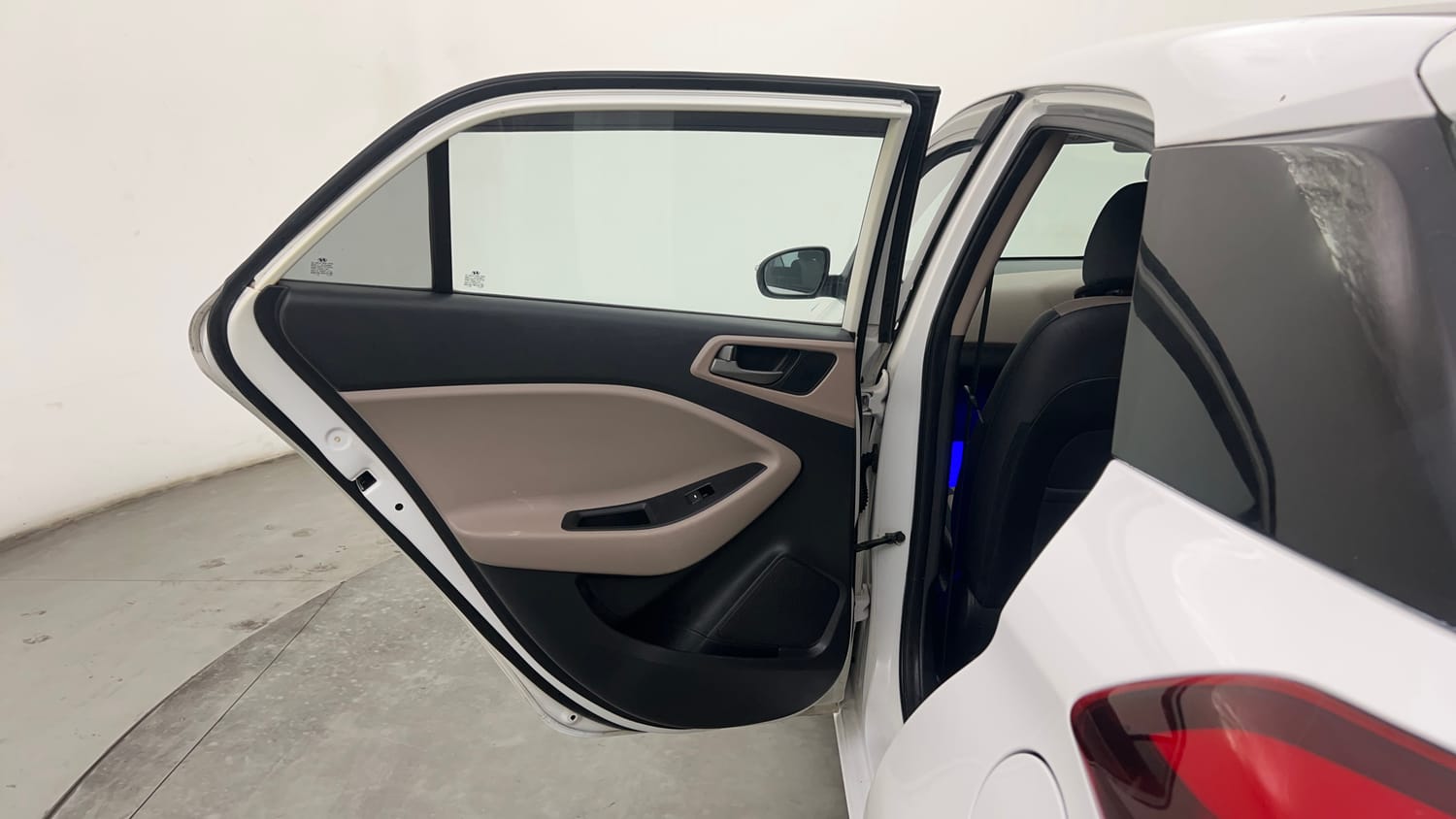 Used 2016 Hyundai Elite i20 Sportz 1.2 Petrol Manual interior LEFT REAR DOOR OPEN VIEW