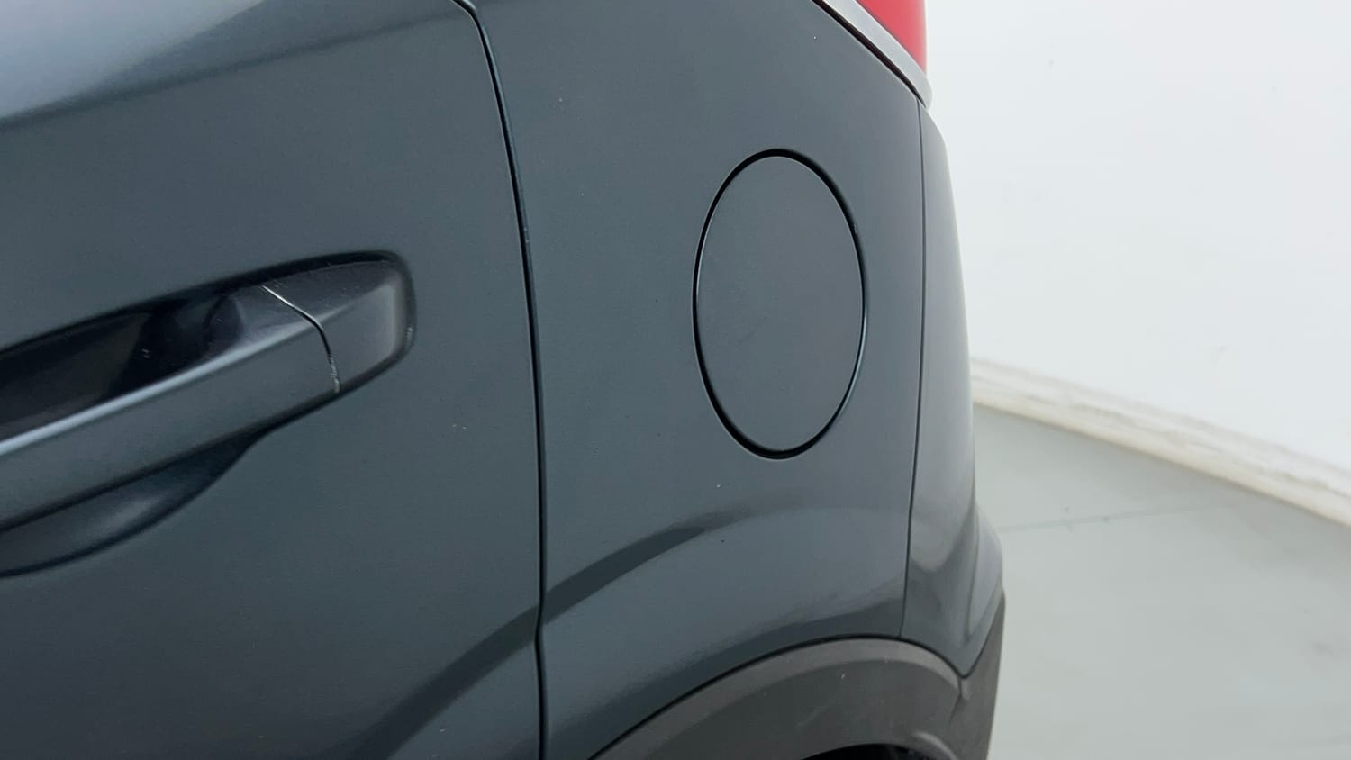 Used 2021 Mahindra XUV 300 W8 1.2 Petrol Petrol Manual dents MINOR SCRATCH