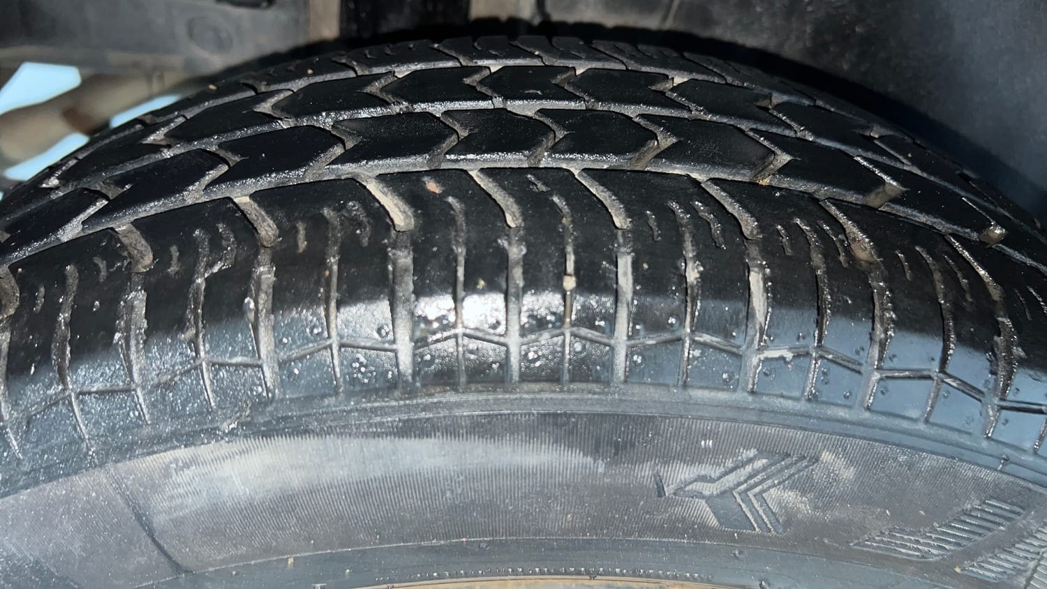Used 2015 Maruti Suzuki Swift VXi Petrol Manual tyres RIGHT REAR TYRE TREAD VIEW