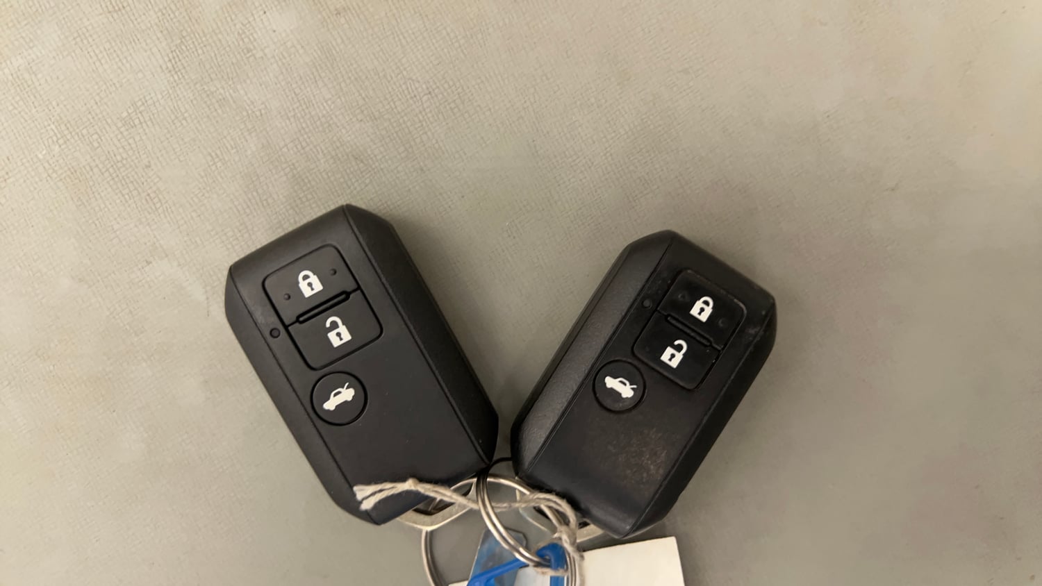 Used 2022 Maruti Suzuki Dzire ZXi CNG Cng Manual extra CAR KEY VIEW
