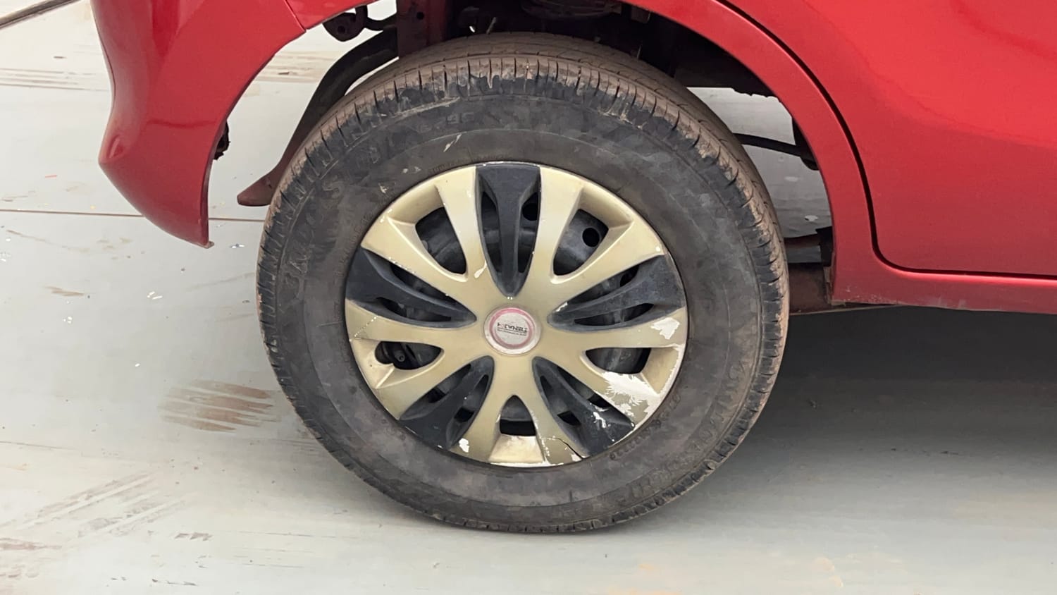 Used 2017 Maruti Suzuki Alto 800 LXi Petrol Manual tyres RIGHT REAR TYRE RIM VIEW