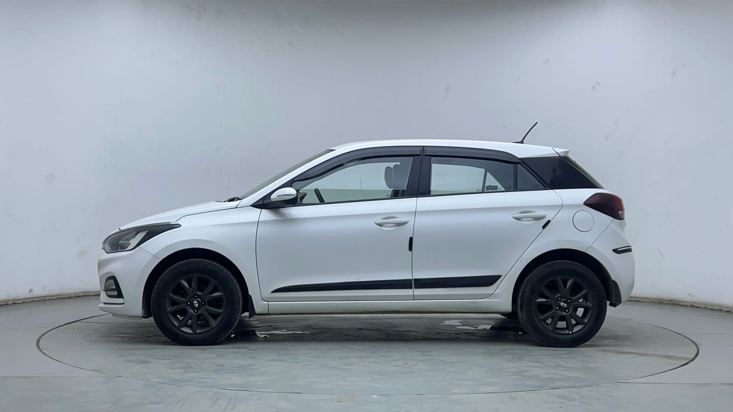Used 2019 Hyundai Elite i20 Sportz Plus 1.2 Petrol Manual exterior LEFT SIDE VIEW