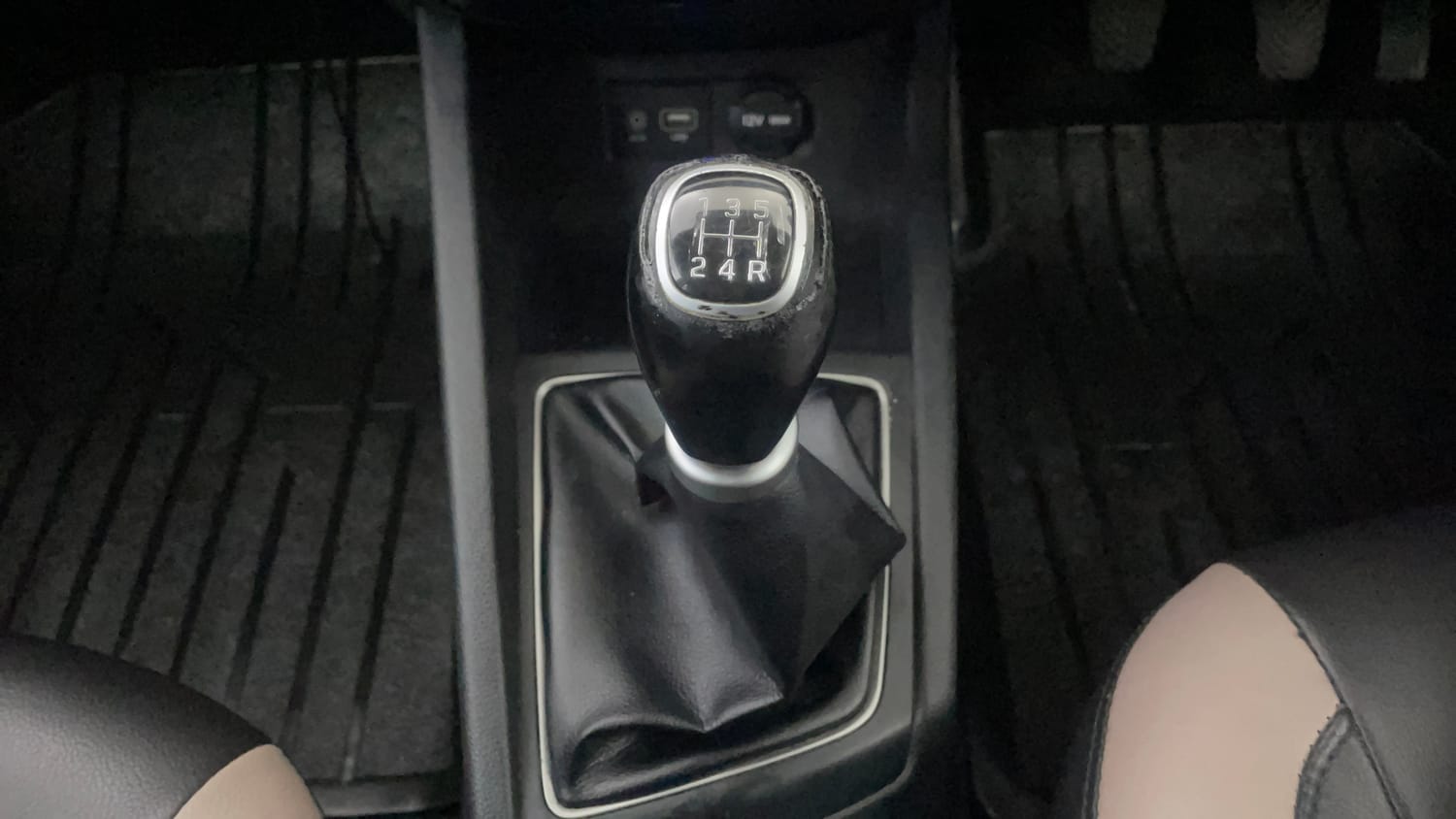 Used 2017 Hyundai Elite i20 Asta 1.2 (O) Petrol Manual interior GEAR  KNOB VIEW
