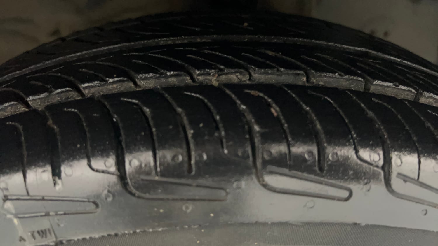 Used 2014 Hyundai Eon Era + Petrol Manual tyres RIGHT FRONT TYRE TREAD VIEW