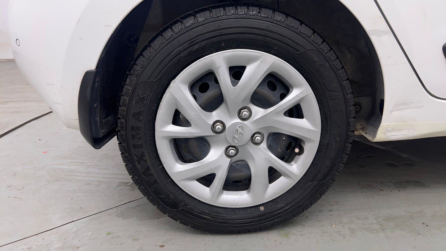 Used 2020 Hyundai Grand i10 Sportz 1.2 Kappa VTVT Petrol Manual tyres RIGHT REAR TYRE RIM VIEW