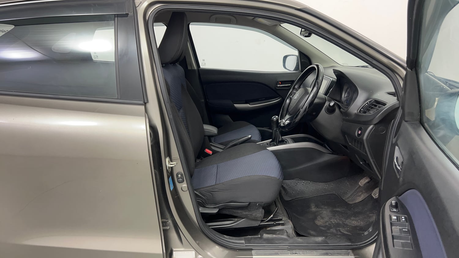 Used 2020 Maruti Suzuki Baleno Zeta Petrol Manual interior RIGHT SIDE FRONT DOOR CABIN VIEW