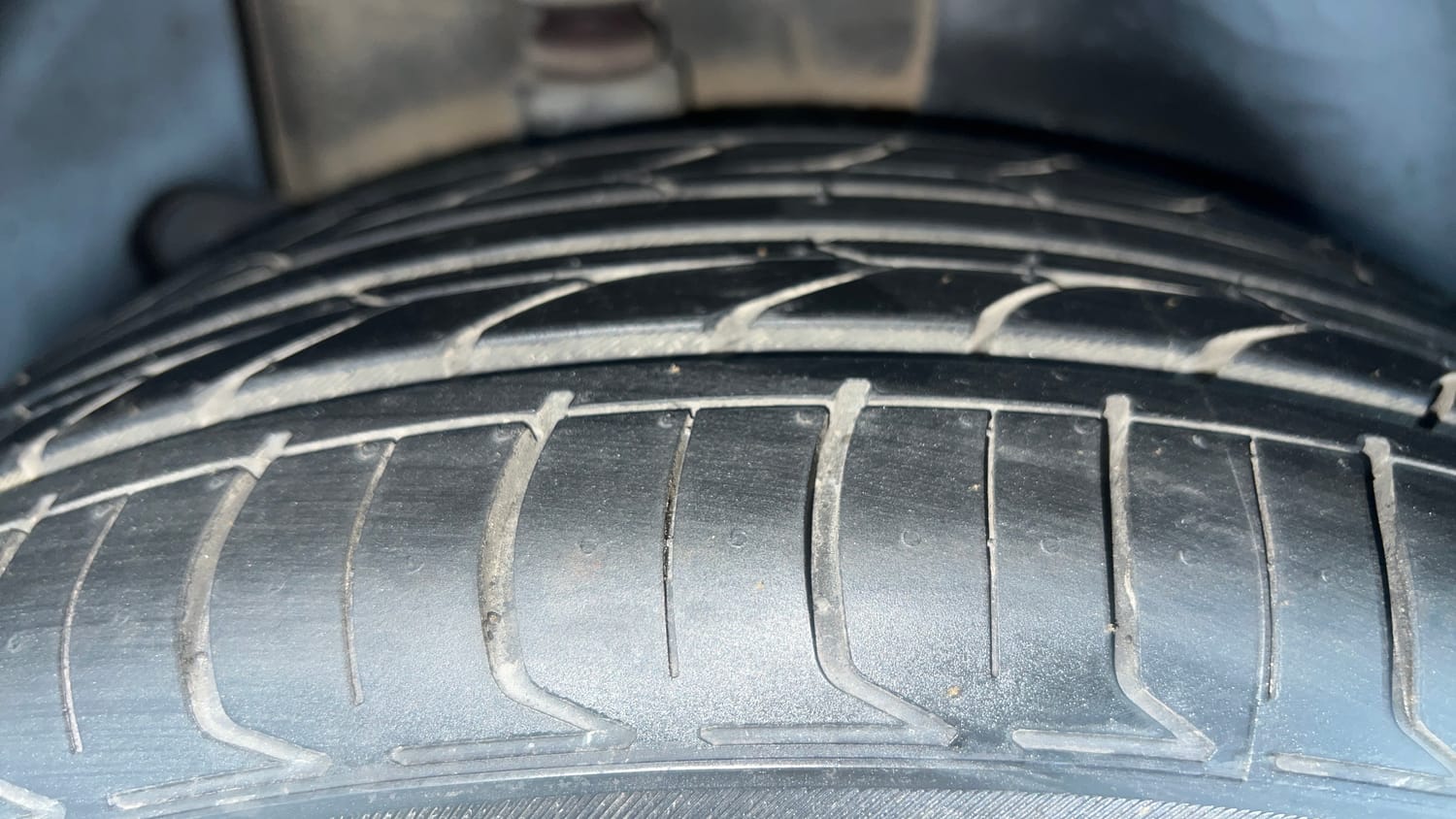 Used 2022 Kia Seltos GTX Plus 1.5 Diesel AT Diesel Automatic tyres RIGHT REAR TYRE TREAD VIEW