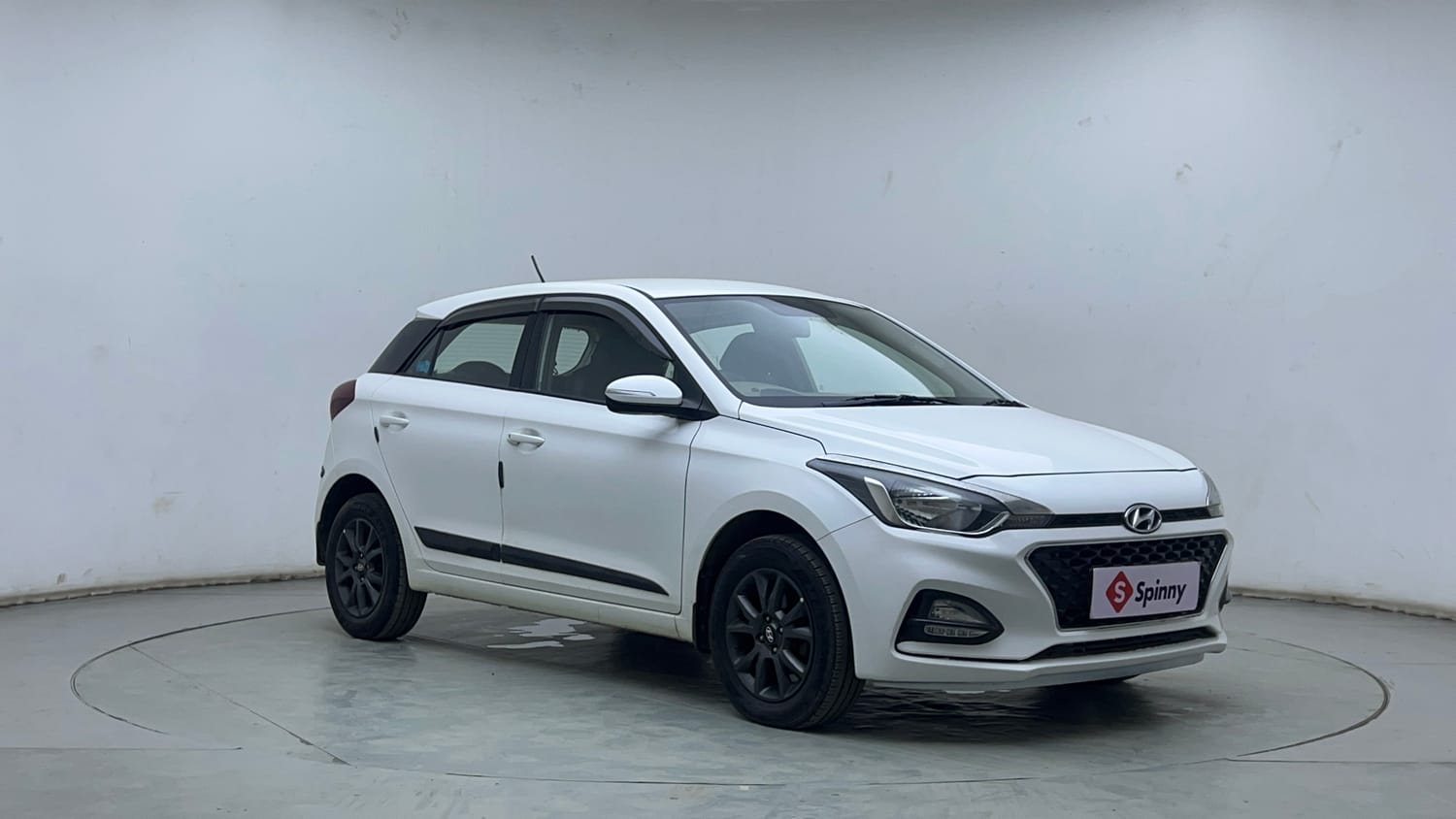 Used 2019 Hyundai Elite i20 Sportz Plus 1.2 Petrol Manual exterior RIGHT FRONT CORNER VIEW