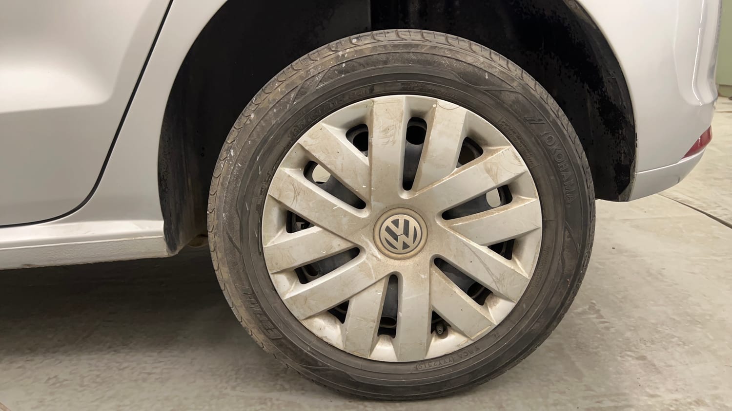 Used 2015 Volkswagen Polo Comfortline 1.2L (P) Petrol Manual tyres LEFT REAR TYRE RIM VIEW