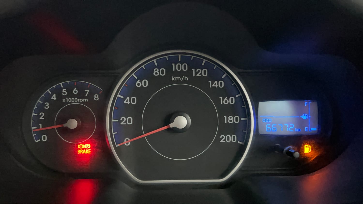 Used 2015 Hyundai i10 Sportz 1.1 iRDE2 Petrol Manual interior CLUSTERMETER VIEW