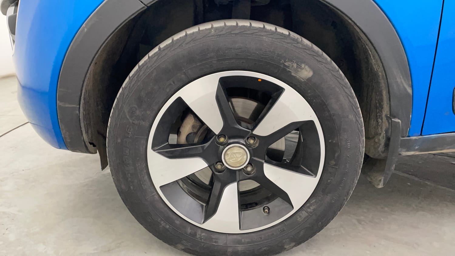 Used 2019 Tata Nexon XZ Plus Diesel Diesel Manual tyres LEFT FRONT TYRE RIM VIEW