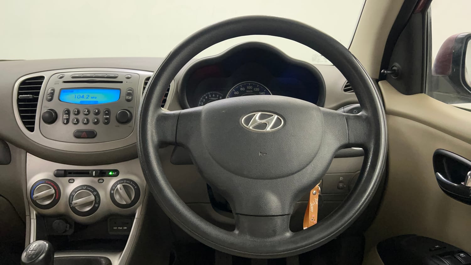 Used 2015 Hyundai i10 Sportz 1.1 iRDE2 Petrol Manual interior STEERING VIEW