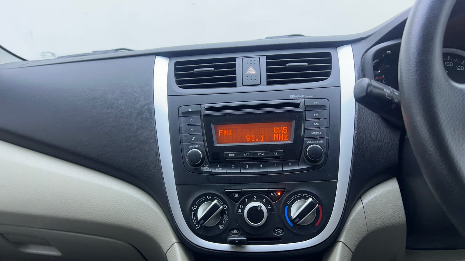 Used 2017 Maruti Suzuki Celerio ZXI (O) AMT Petrol Automatic interior MUSIC SYSTEM & AC CONTROL VIEW