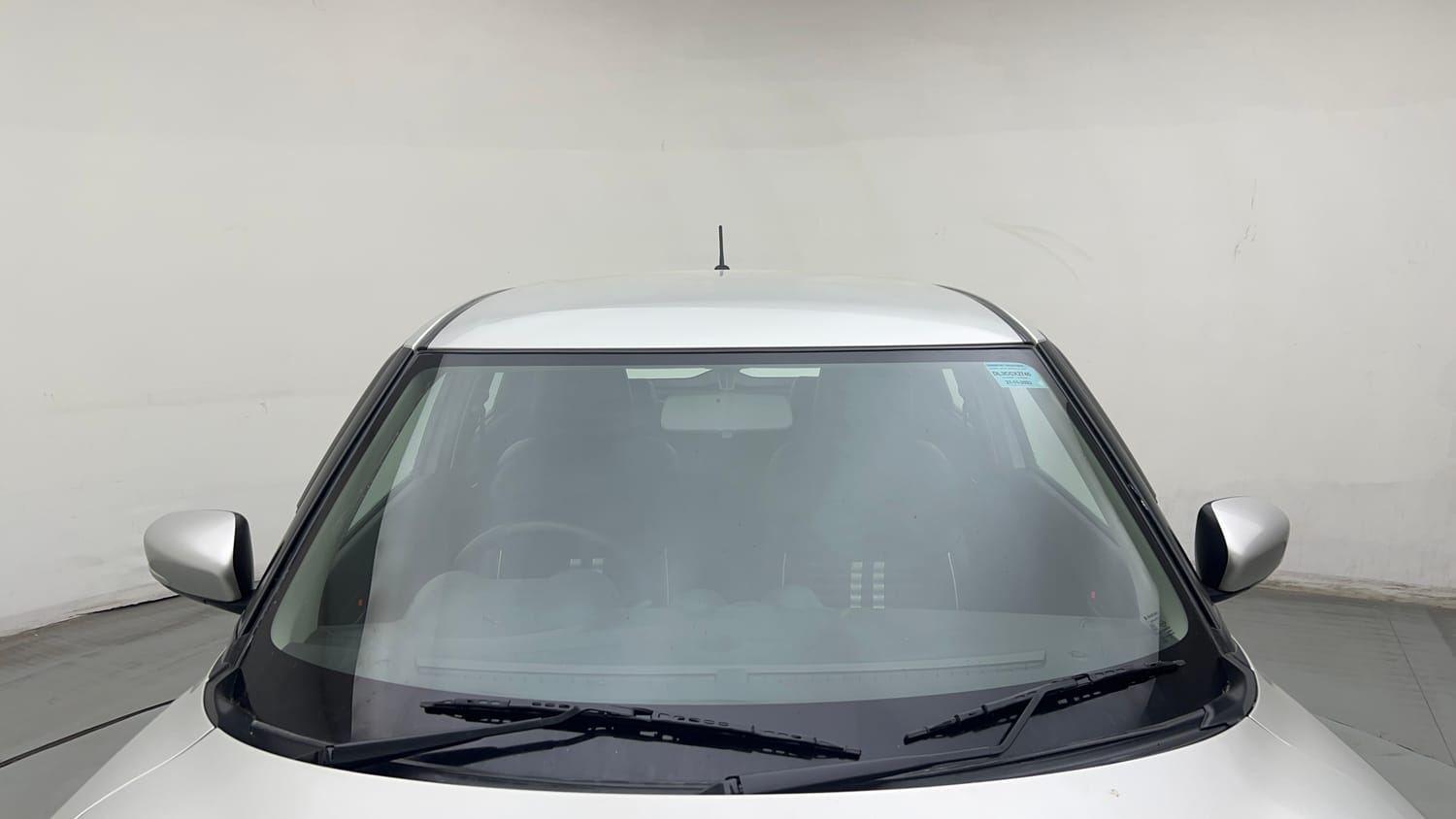 Used 2022 Maruti Suzuki Swift VXi Petrol Manual exterior FRONT WINDSHIELD VIEW
