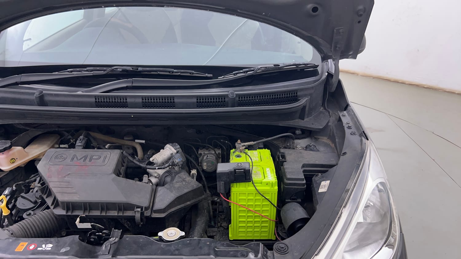Used 2020 Hyundai Santro Era Executive Petrol Manual engine ENGINE LEFT SIDE HINGE & APRON VIEW