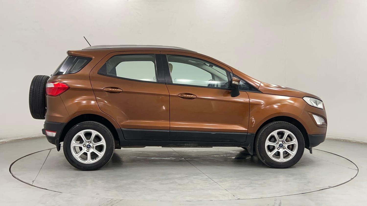 Used 2019 Ford EcoSport Titanium + 1.5L TDCi Diesel Manual exterior RIGHT SIDE VIEW