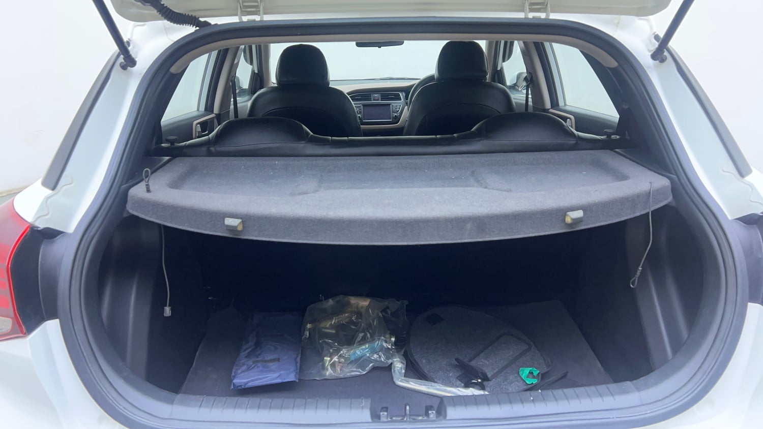 Used 2019 Hyundai Elite i20 Sportz Plus 1.2 Petrol Manual interior DICKY INSIDE VIEW