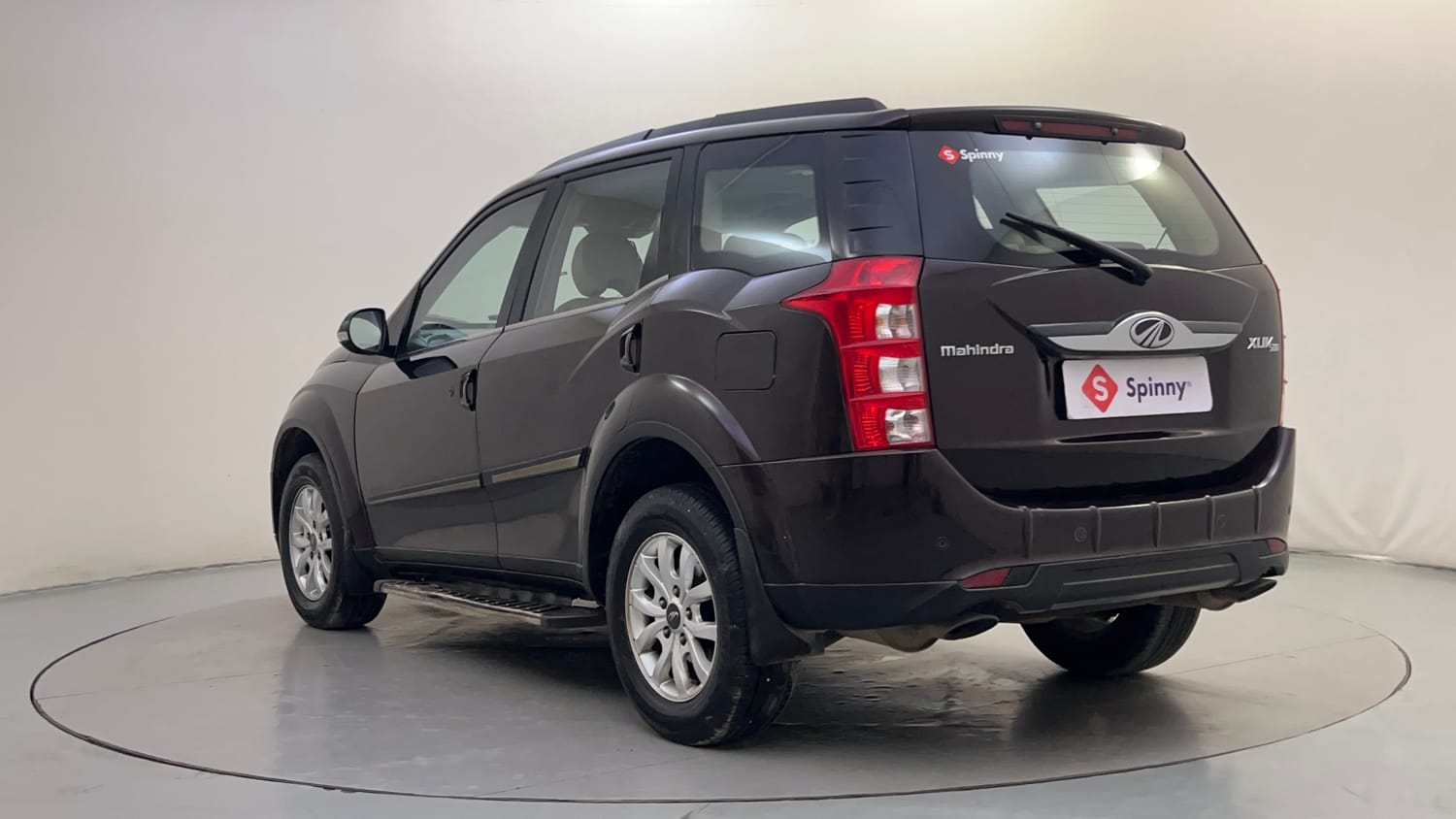 Used 2017 Mahindra XUV500 W10 AT Diesel Automatic exterior LEFT REAR CORNER VIEW