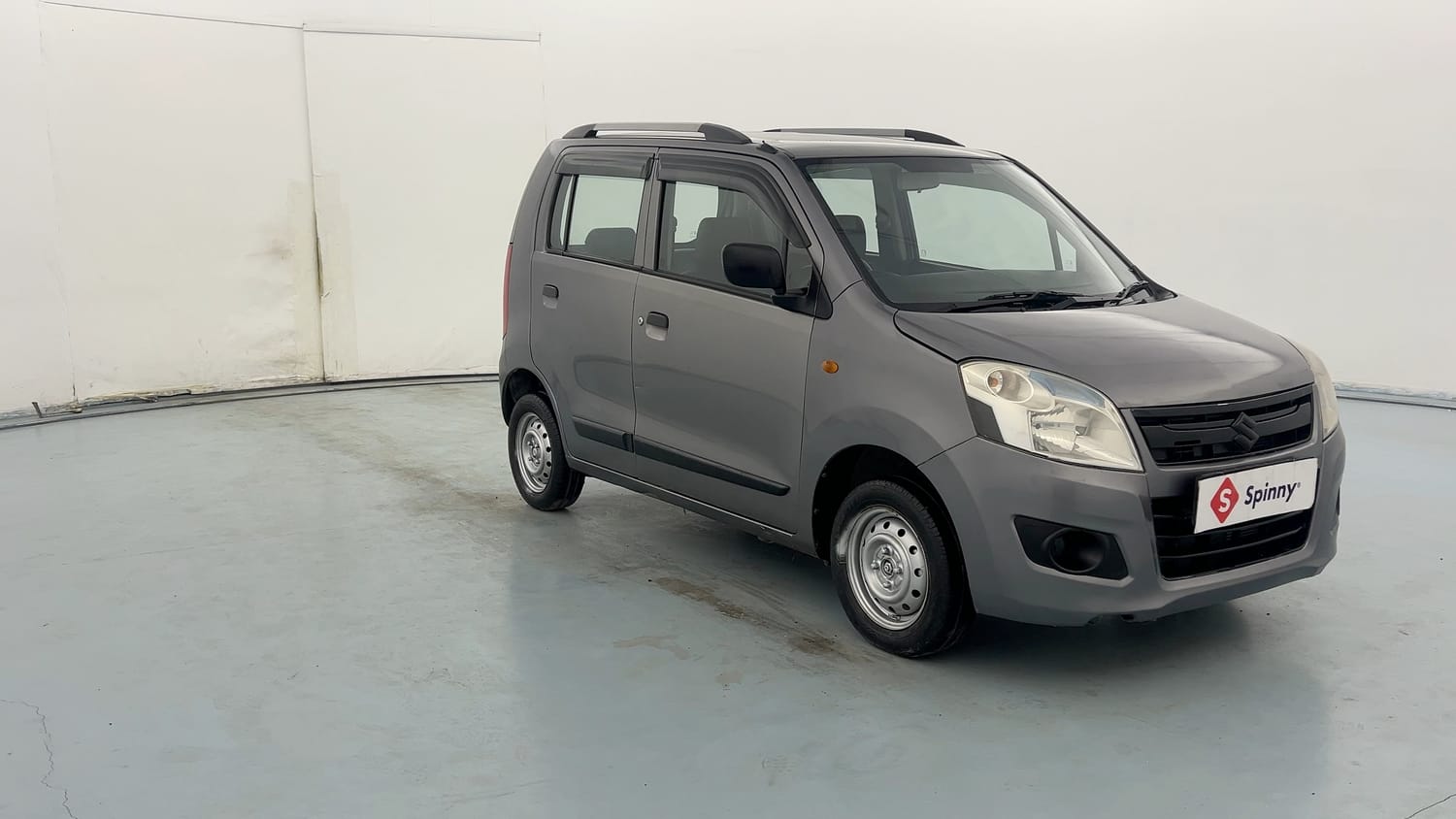 Used 2014 Maruti Suzuki Wagon R LXI Petrol Manual exterior RIGHT FRONT CORNER VIEW
