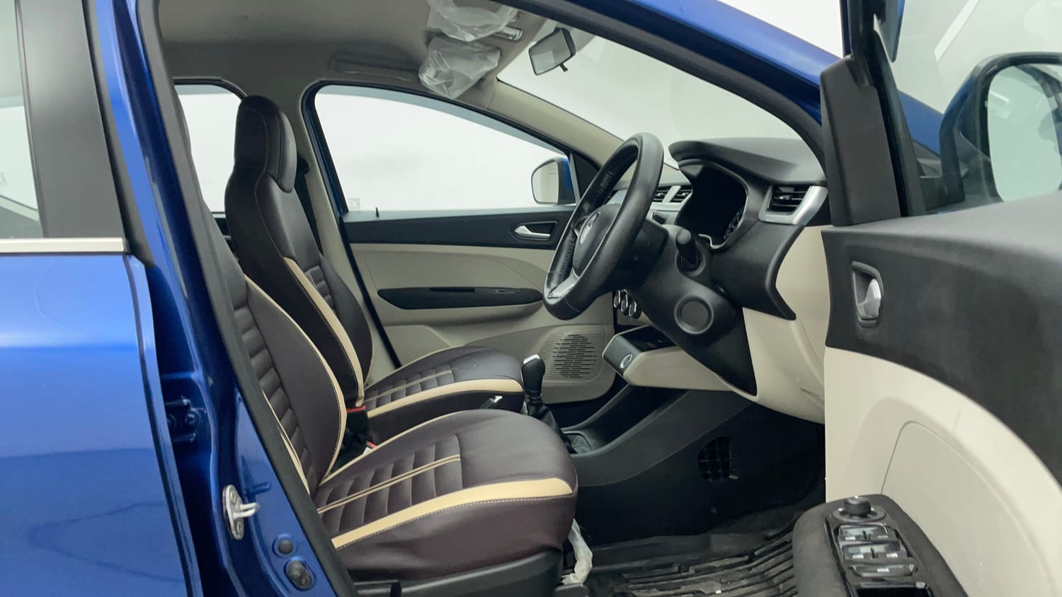 Used 2021 Renault Triber RXZ EASY-R AMT Petrol Automatic interior RIGHT SIDE FRONT DOOR CABIN VIEW