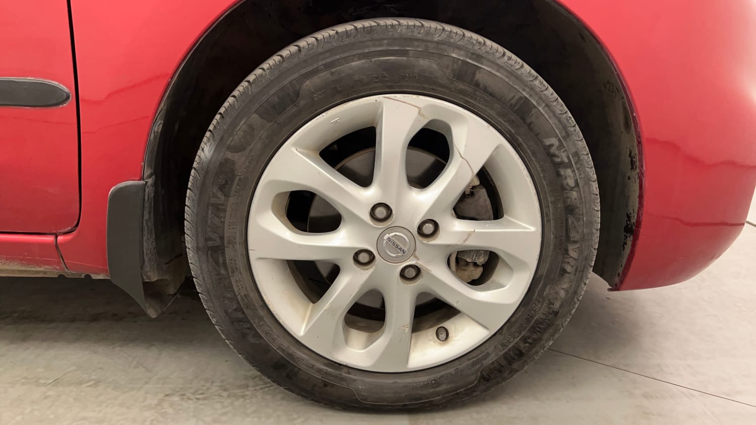 Used 2015 Nissan Micra XV CVT Petrol Automatic tyres RIGHT FRONT TYRE RIM VIEW