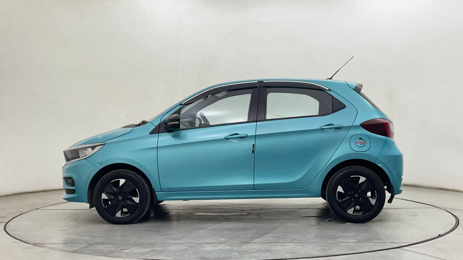Used 2025 Tata Tiago XT Petrol Manual exterior LEFT SIDE VIEW