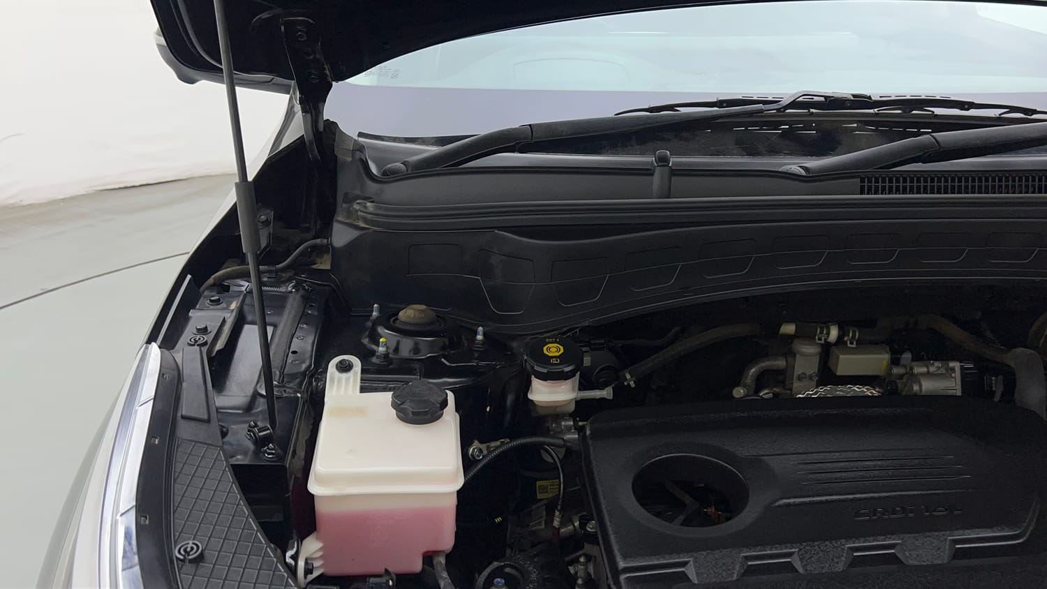 Used 2022 Kia Seltos GTX Plus 1.5 Diesel AT Diesel Automatic engine ENGINE RIGHT SIDE HINGE & APRON VIEW